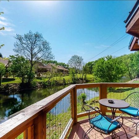 Skinny Dippin'-River Front- Free Tickets-Dog Friendly-Sleeps 6 Pigeon Forge Zewnętrze zdjęcie