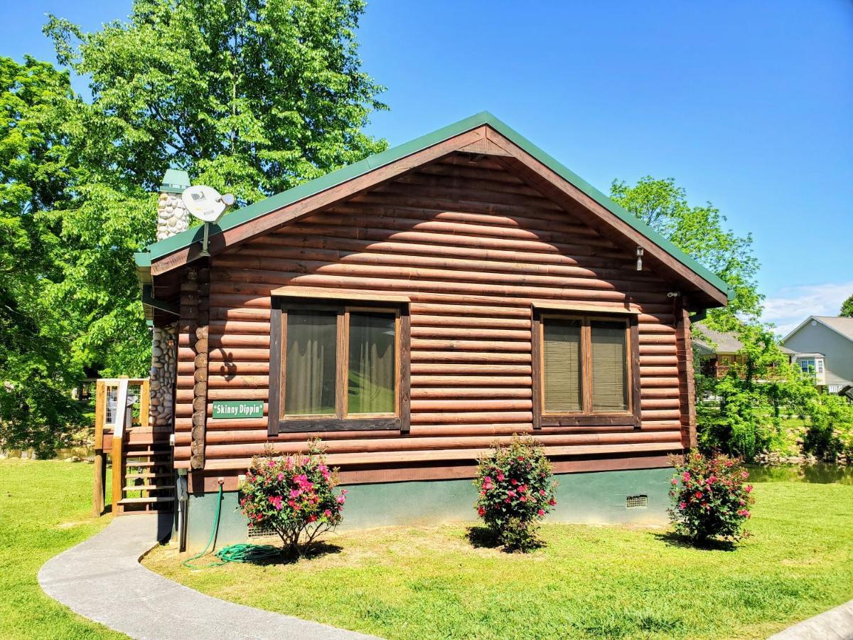 Skinny Dippin'-River Front- Free Tickets-Dog Friendly-Sleeps 6 Pigeon Forge Zewnętrze zdjęcie