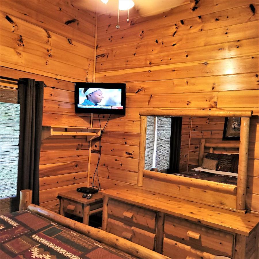 Skinny Dippin'-River Front- Free Tickets-Dog Friendly-Sleeps 6 Pigeon Forge Zewnętrze zdjęcie