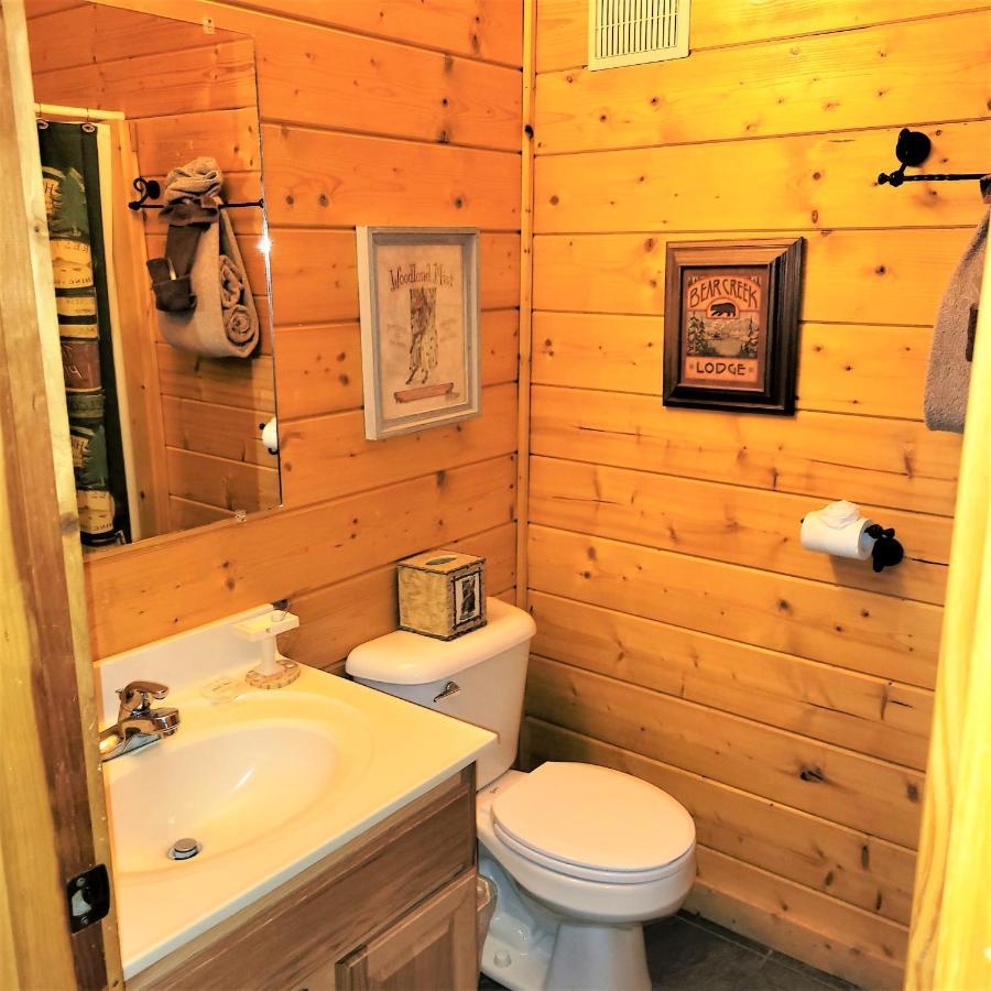 Skinny Dippin'-River Front- Free Tickets-Dog Friendly-Sleeps 6 Pigeon Forge Zewnętrze zdjęcie