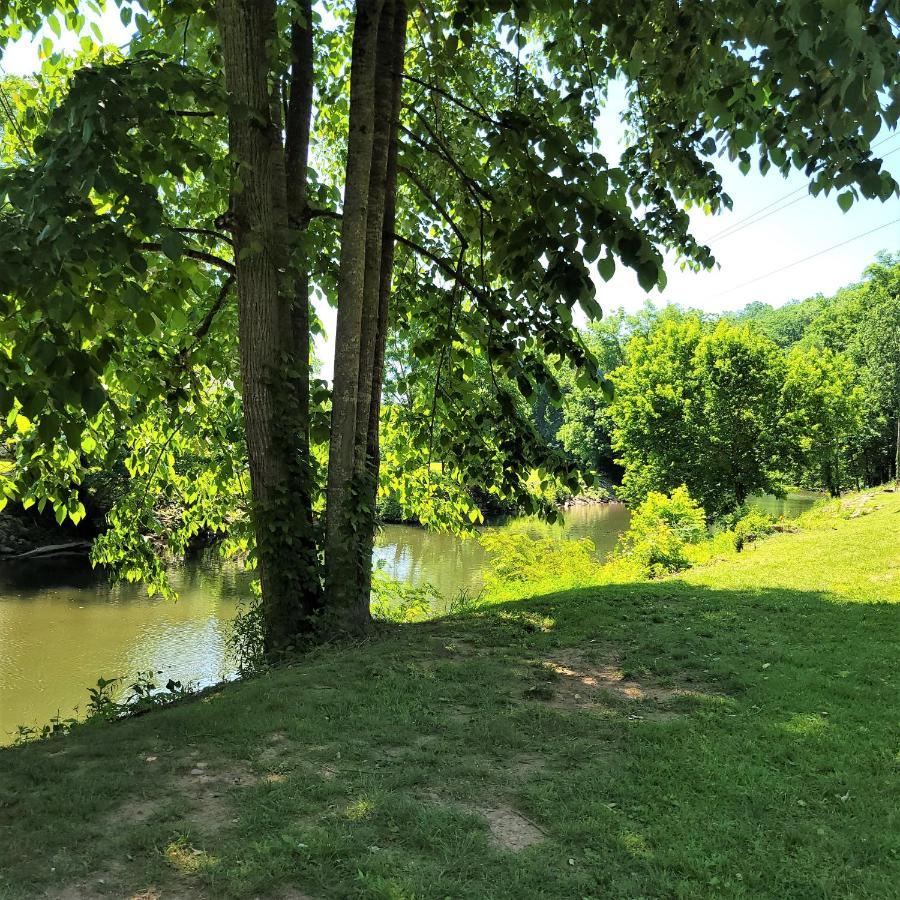 Skinny Dippin'-River Front- Free Tickets-Dog Friendly-Sleeps 6 Pigeon Forge Zewnętrze zdjęcie